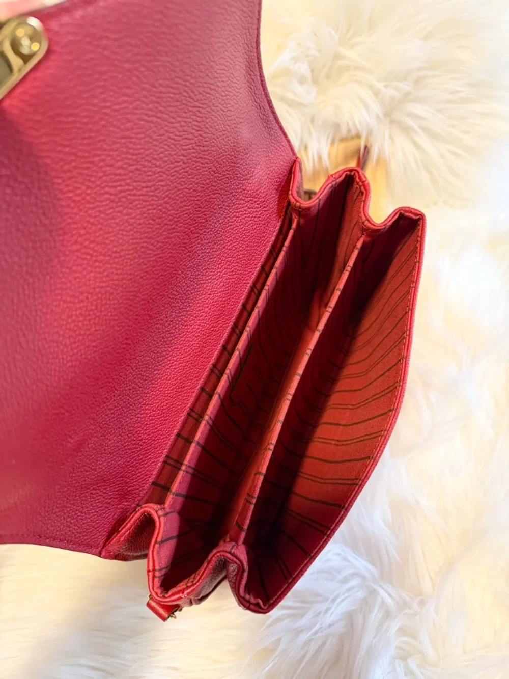 Louis Vuitton Red Empreinte Pochette Métis Satchel with Gold Hardware - Picture 10 of 17